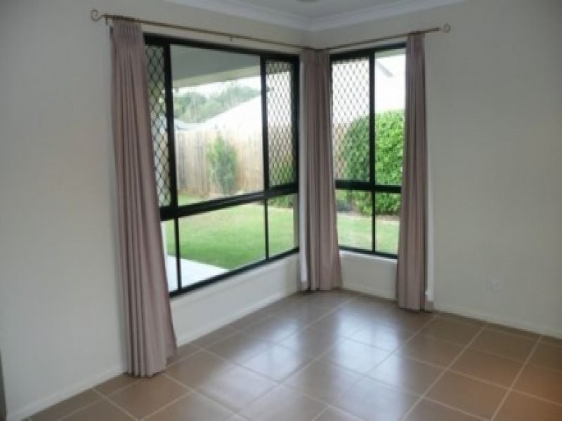 8 Sugar Coast  DR, Glass House Mountains QLD 4518