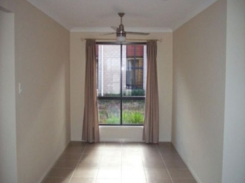 8 Sugar Coast  DR, Glass House Mountains QLD 4518