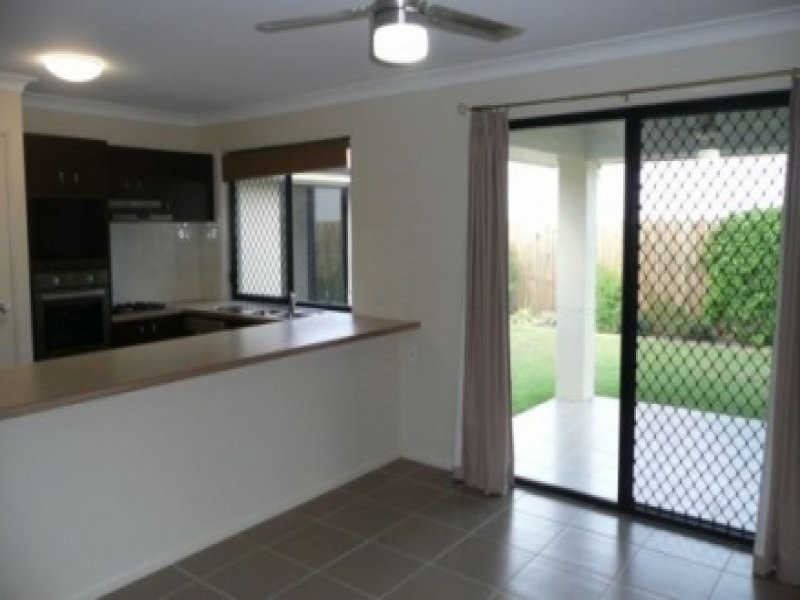 8 Sugar Coast  DR, Glass House Mountains QLD 4518