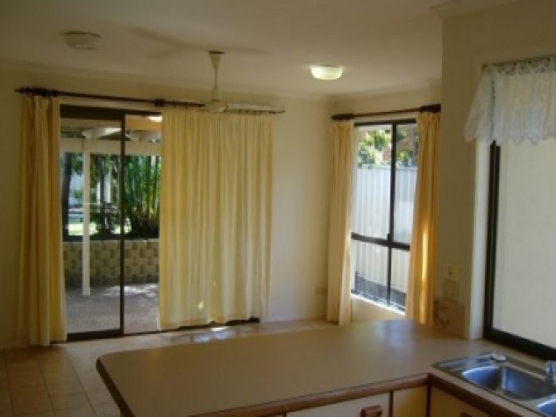 27 Kapilano Cr, Mountain Creek QLD 4557