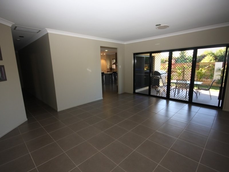 10 Peppermint Cr, Sippy Downs QLD 4556