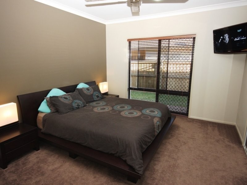 10 Peppermint Cr, Sippy Downs QLD 4556