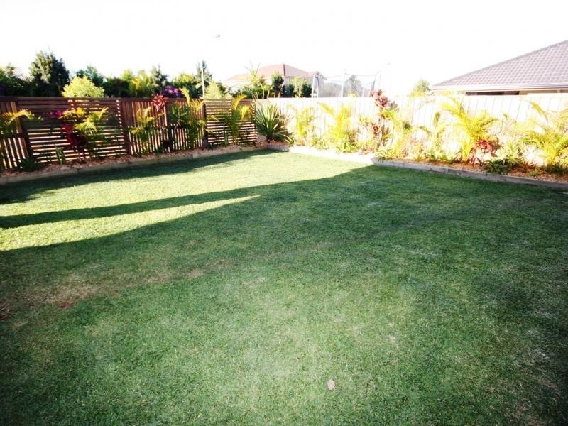 10 Peppermint Cr, Sippy Downs QLD 4556