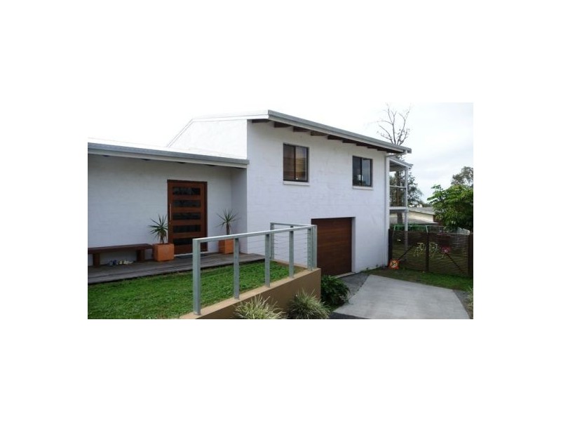 11 Hilltop Crescent, Maroochydore QLD 4558