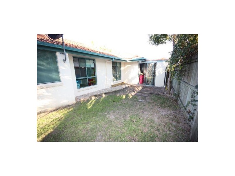 17 Phoenix, Sippy Downs QLD 4556