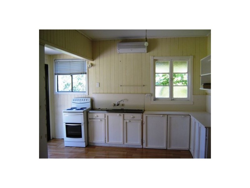 76 Old Bruce Hwy, Yandina QLD 4561