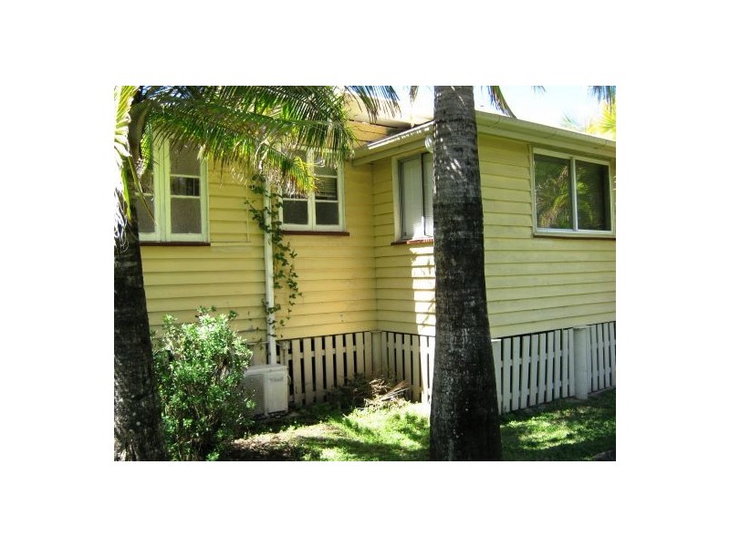 76 Old Bruce Hwy, Yandina QLD 4561