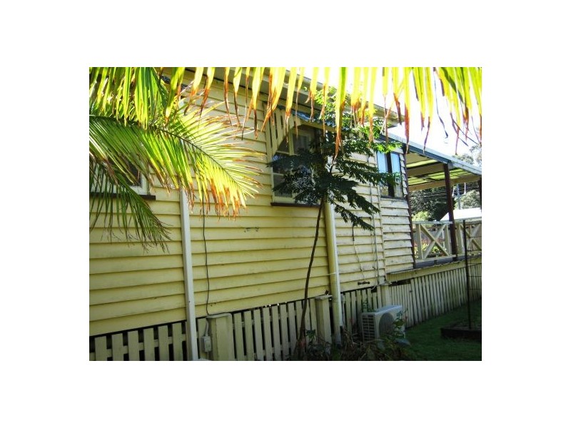 76 Old Bruce Hwy, Yandina QLD 4561