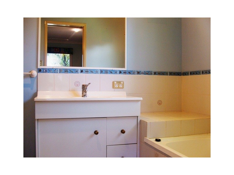 2 ST JAMES CT, Caloundra QLD 4551