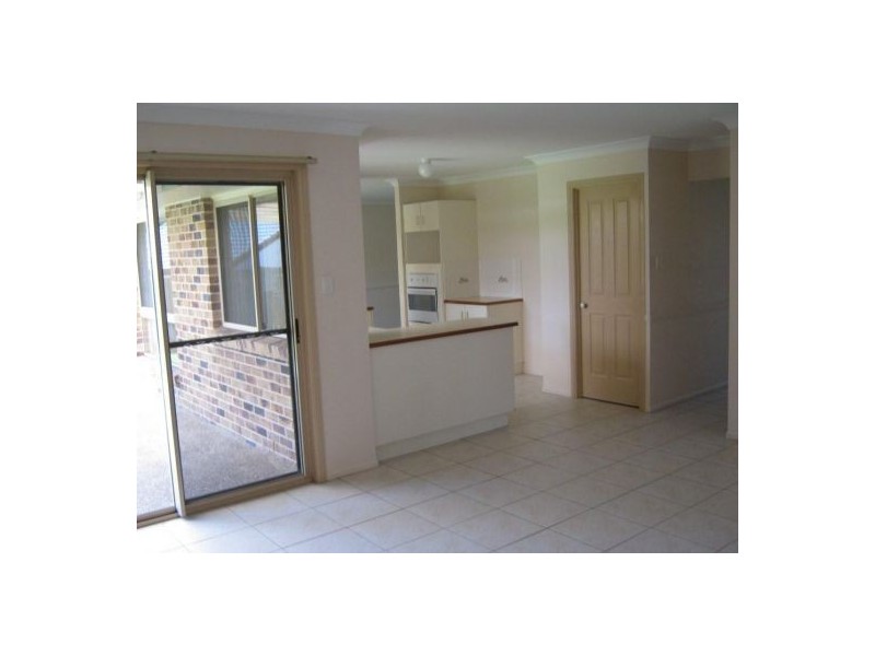 4 Greenway Place, Mountain Creek QLD 4557