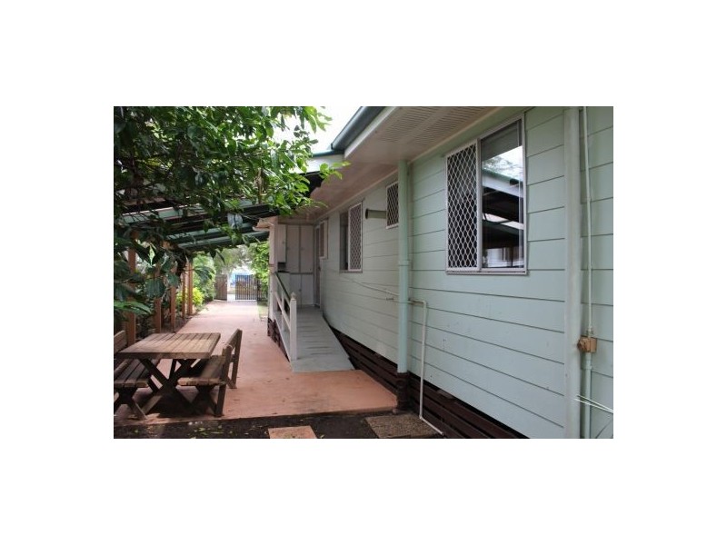 206  School Rd, Kallangur QLD 4503