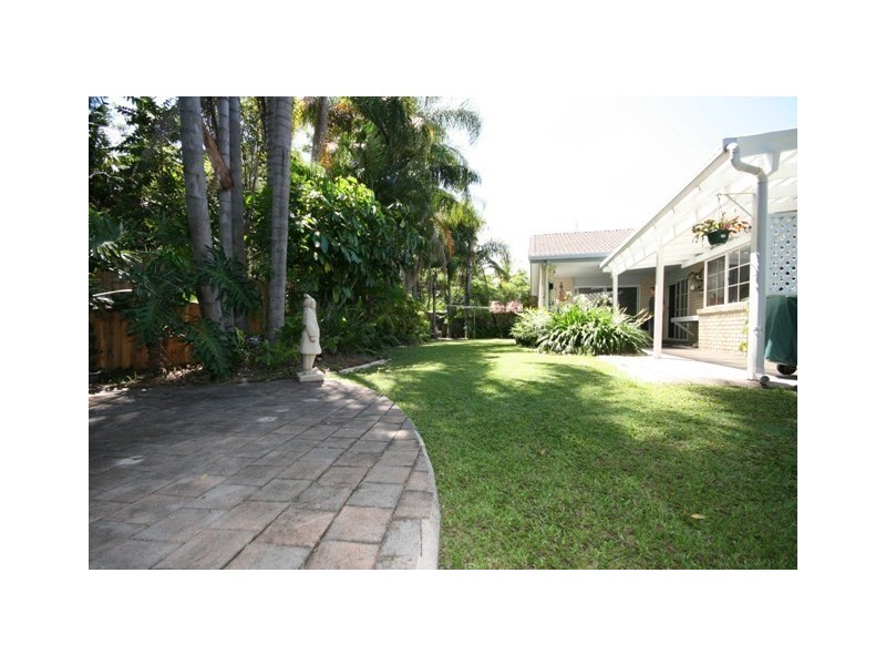 71 Poinsettia Ave, Mooloolaba QLD 4557