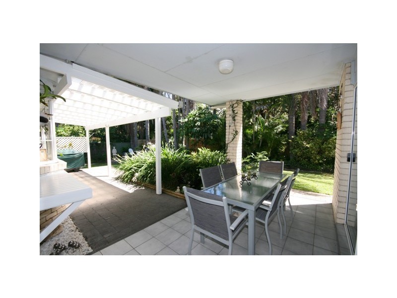 71 Poinsettia Ave, Mooloolaba QLD 4557