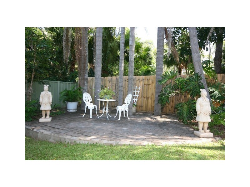 71 Poinsettia Ave, Mooloolaba QLD 4557