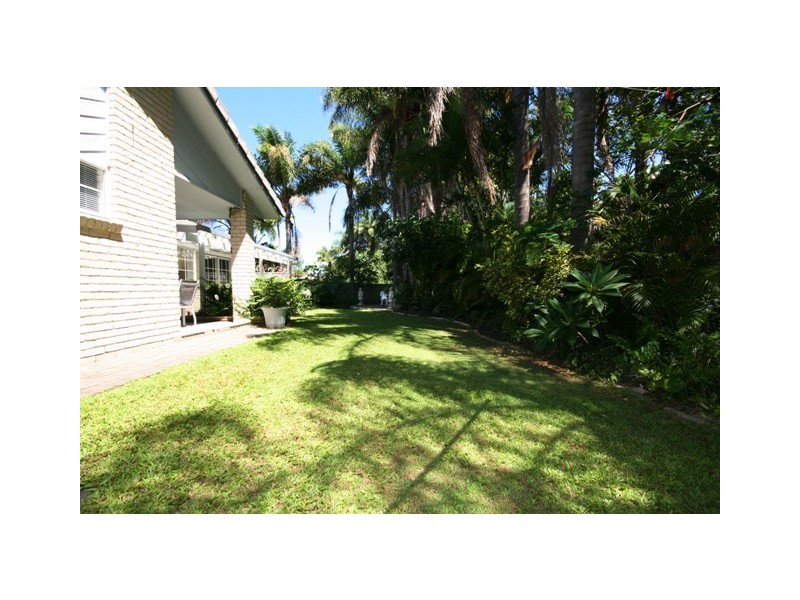 71 Poinsettia Ave, Mooloolaba QLD 4557