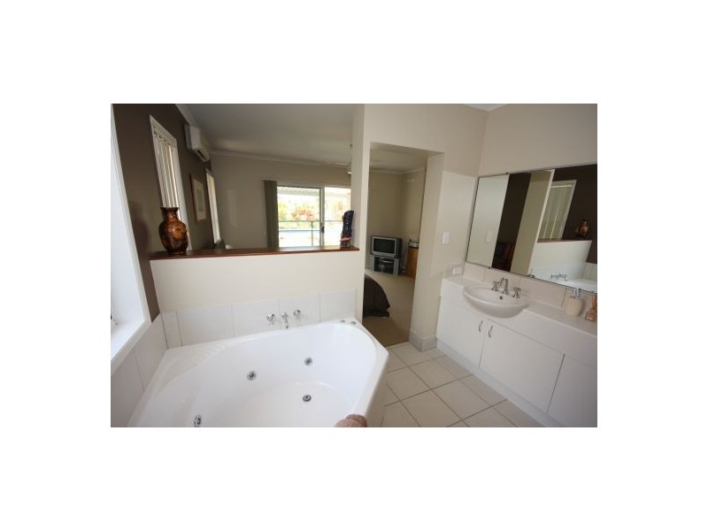 23 Sandleigh Cr, Sippy Downs QLD 4556