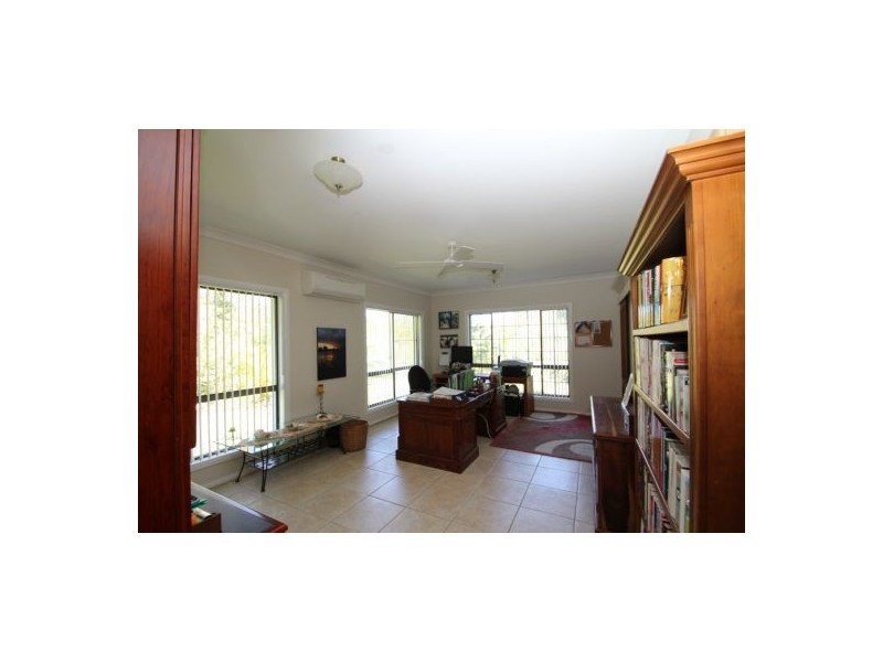 32 Mooloolah Meadows Dr, Mooloolah Valley QLD 4553
