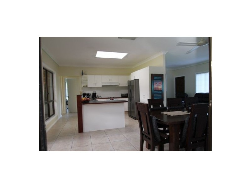 32 Mooloolah Meadows Dr, Mooloolah Valley QLD 4553