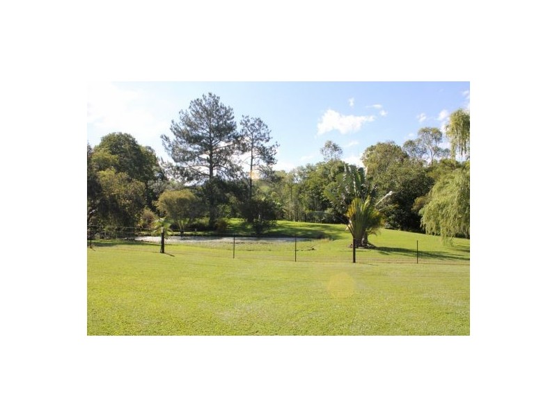 32 Mooloolah Meadows Dr, Mooloolah Valley QLD 4553