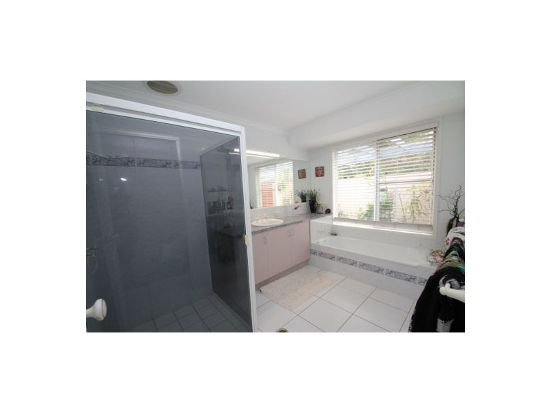 17 Suncrest Ct, Wurtulla QLD 4575