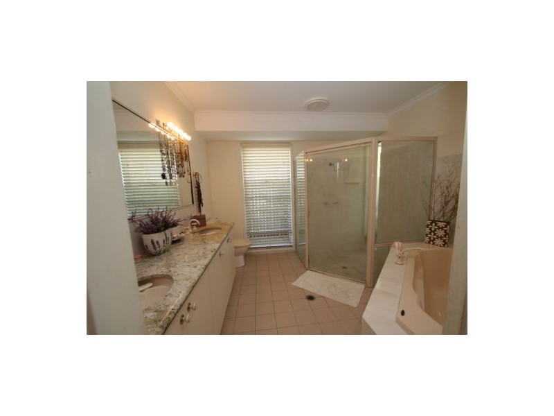 17 Suncrest Ct, Wurtulla QLD 4575