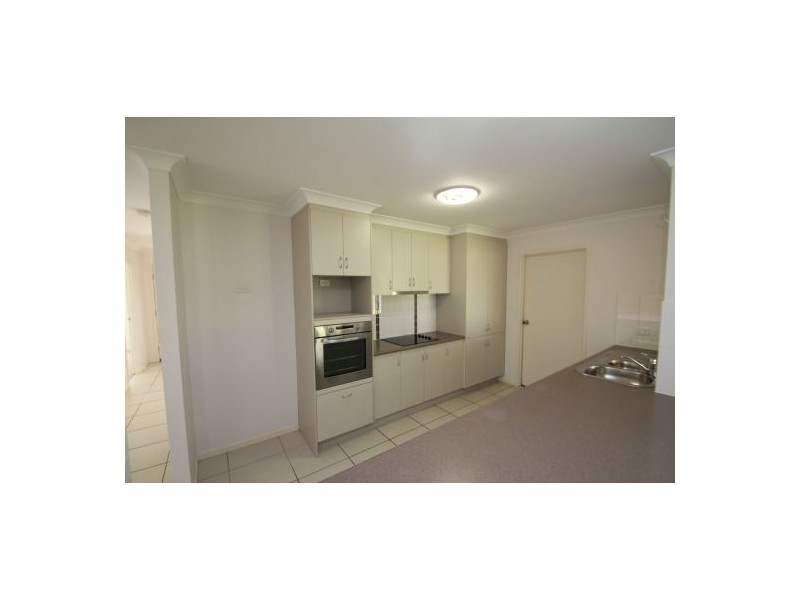 38  Coochin Hills Drv, Beerwah QLD 4519