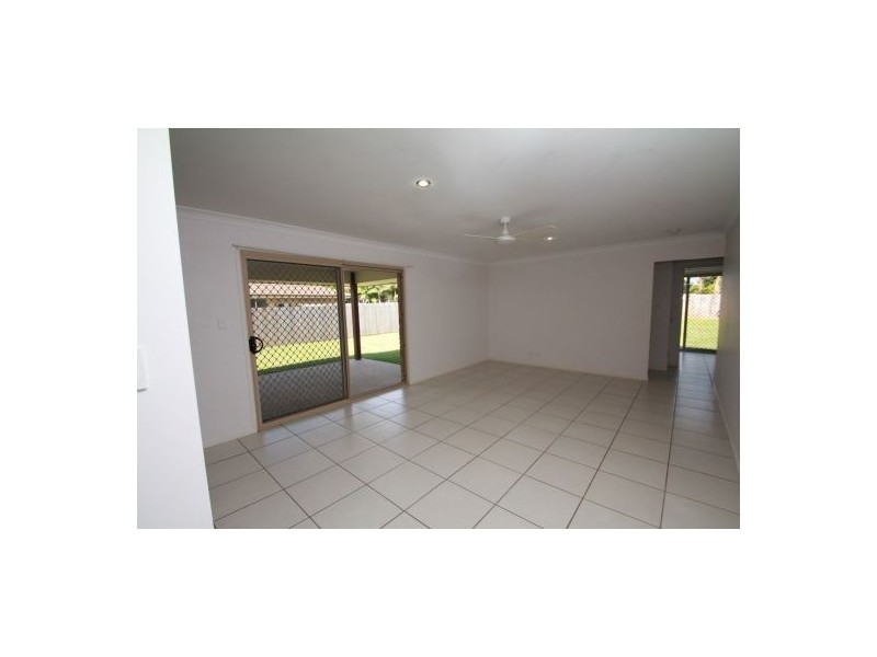 38  Coochin Hills Drv, Beerwah QLD 4519