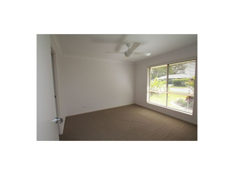 38  Coochin Hills Drv, Beerwah QLD 4519