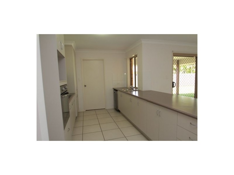 38  Coochin Hills Drv, Beerwah QLD 4519