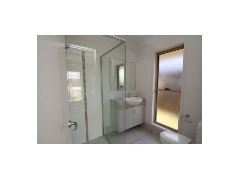 38  Coochin Hills Drv, Beerwah QLD 4519