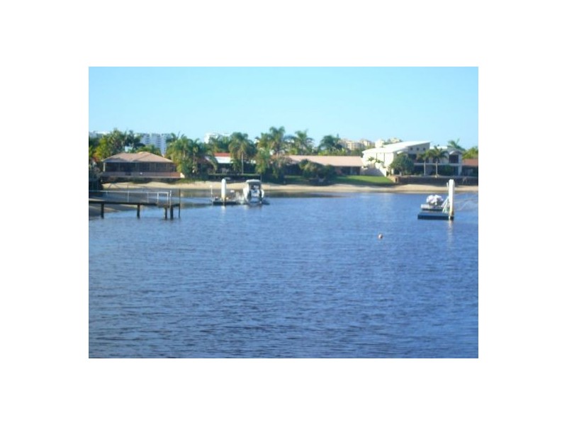 74 Amarina  ave, Mooloolaba QLD 4557