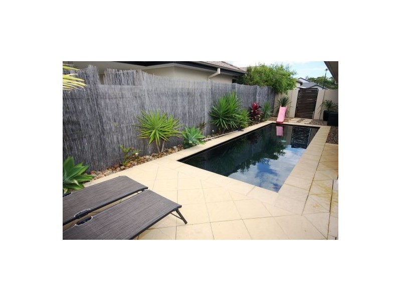 16 Burrows St, Sippy Downs QLD 4556