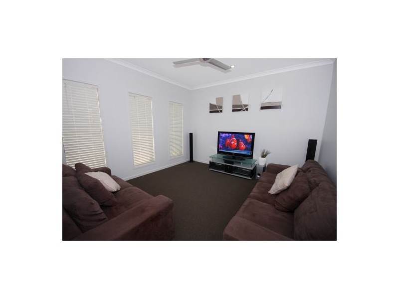 11 Ellis Pl, Mountain Creek QLD 4557