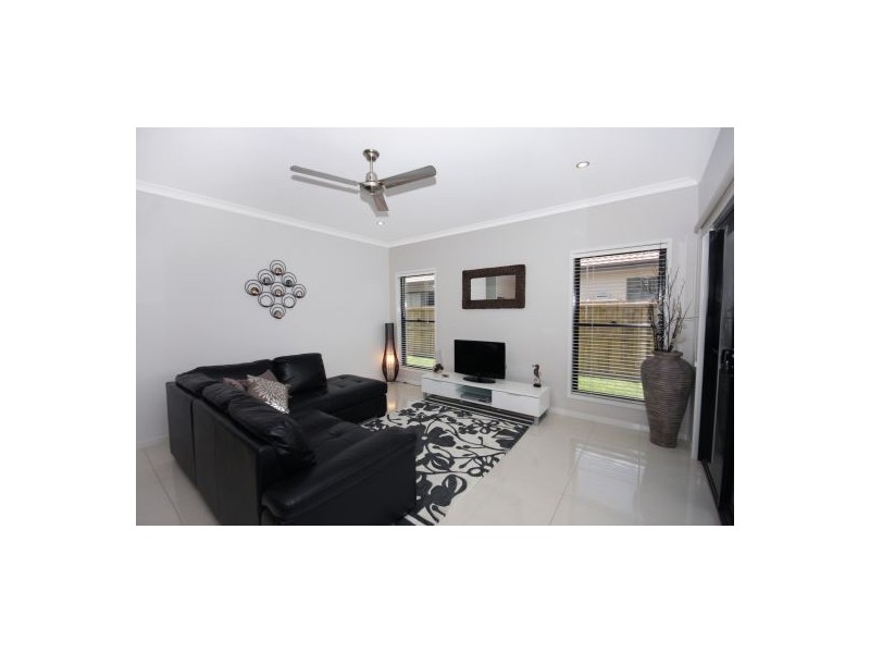 11 Ellis Pl, Mountain Creek QLD 4557