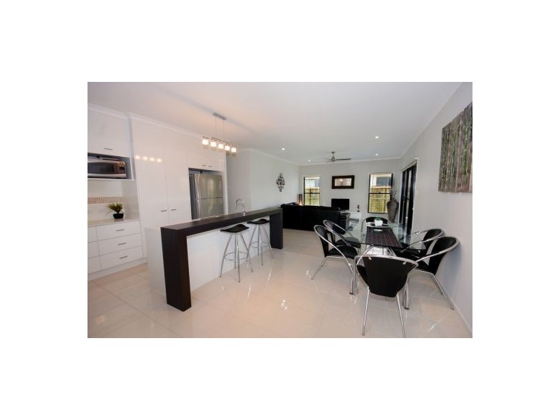 11 Ellis Pl, Mountain Creek QLD 4557