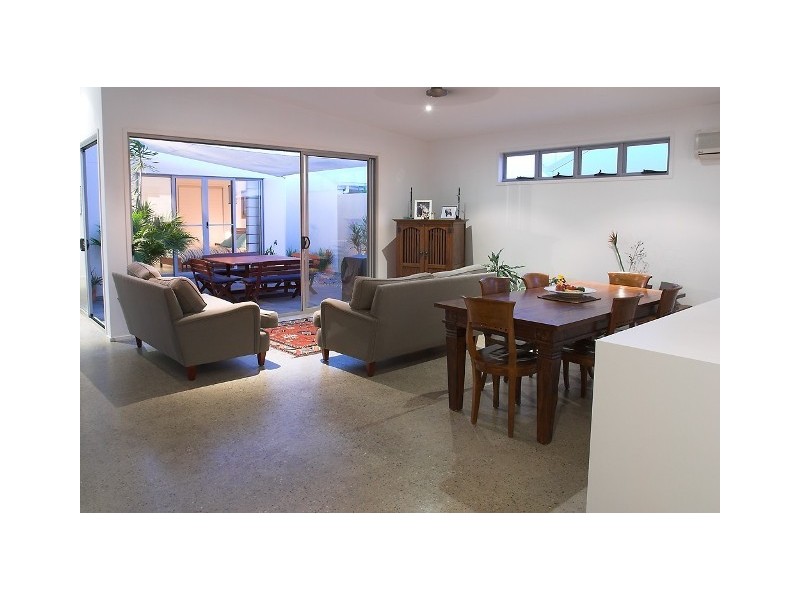 5 BIMINI STREET, Kawana Island QLD 4575