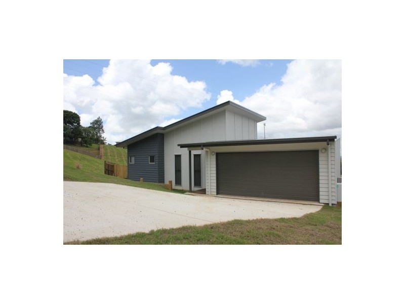 7 Henebery Rd Nth, Nambour QLD 4560