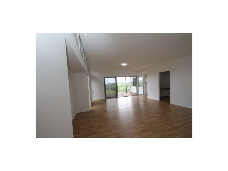 7 Henebery Rd Nth, Nambour QLD 4560