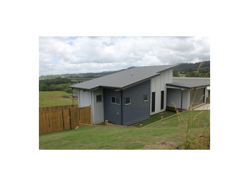 7 Henebery Rd Nth, Nambour QLD 4560