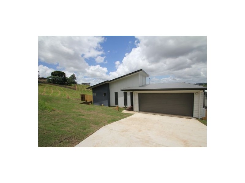 7 Henebery Rd Nth, Nambour QLD 4560