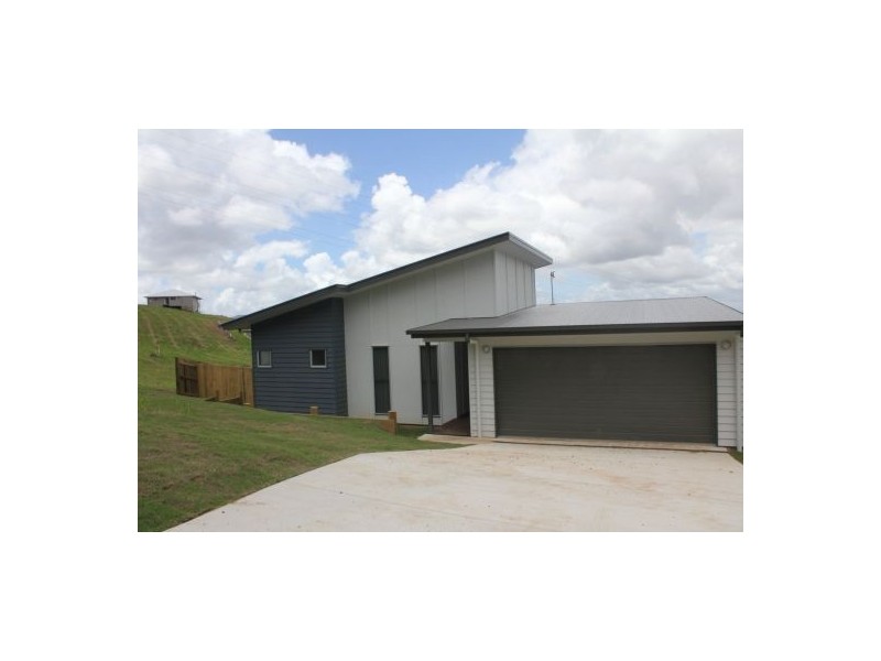 7 Henebery Rd Nth, Nambour QLD 4560