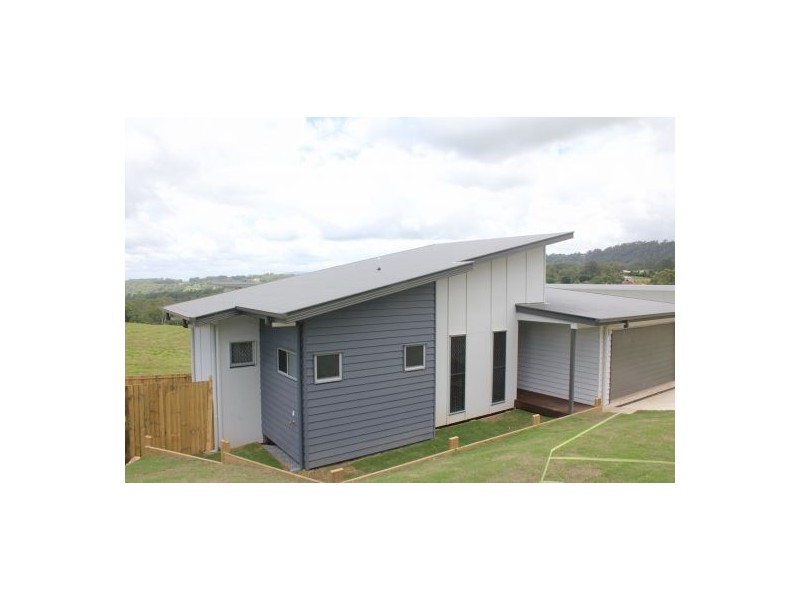 7 Henebery Rd Nth, Nambour QLD 4560