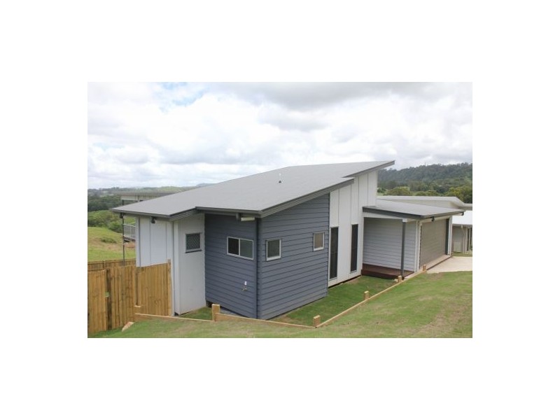 7 Henebery Rd Nth, Nambour QLD 4560