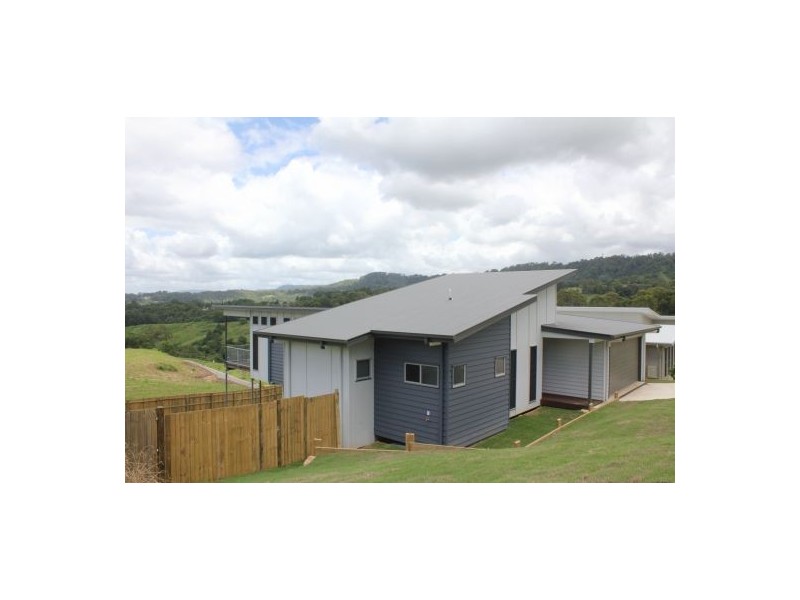 7 Henebery Rd Nth, Nambour QLD 4560