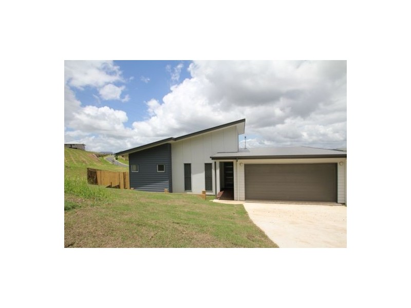 7 Henebery Rd Nth, Nambour QLD 4560