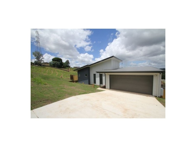 7 Henebery Rd Nth, Nambour QLD 4560