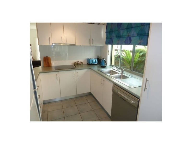 24-1 poinsettia ct, Mooloolaba QLD 4557