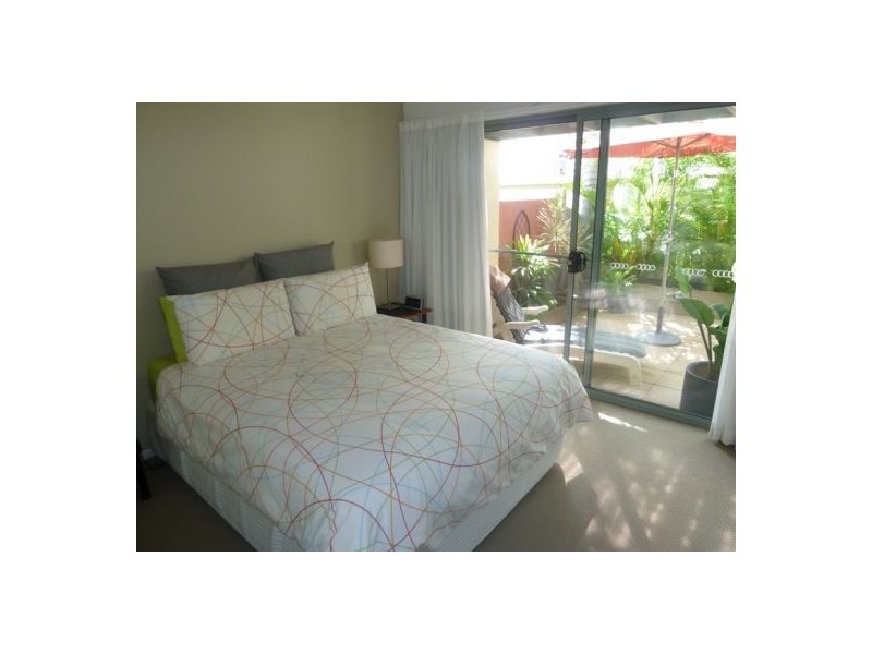 24-1 poinsettia ct, Mooloolaba QLD 4557