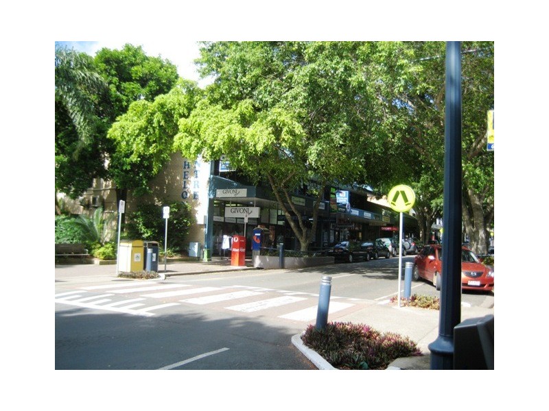 2 Bombala tce, Caloundra QLD 4551