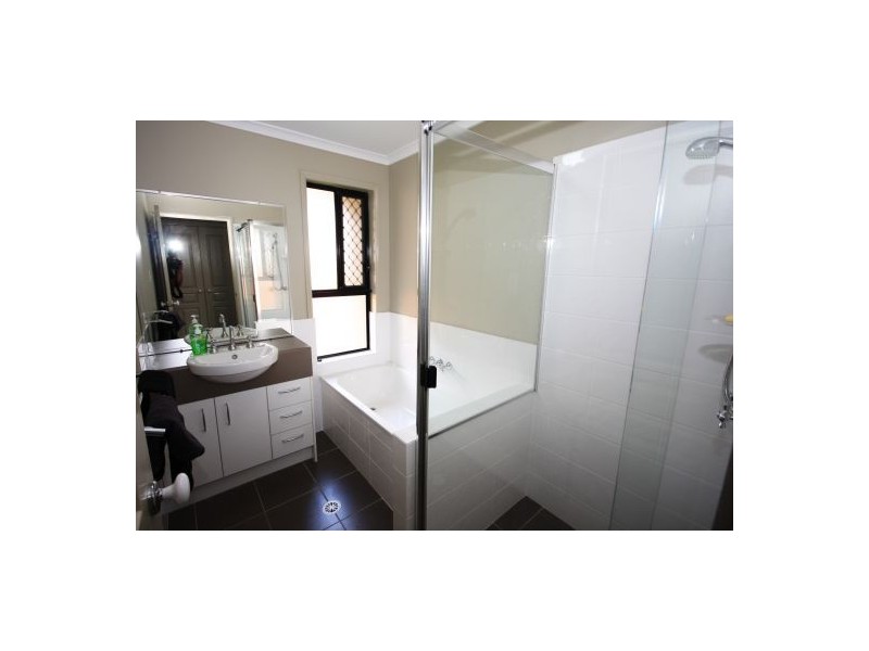 20 Quinine Cr, Mountain Creek QLD 4557